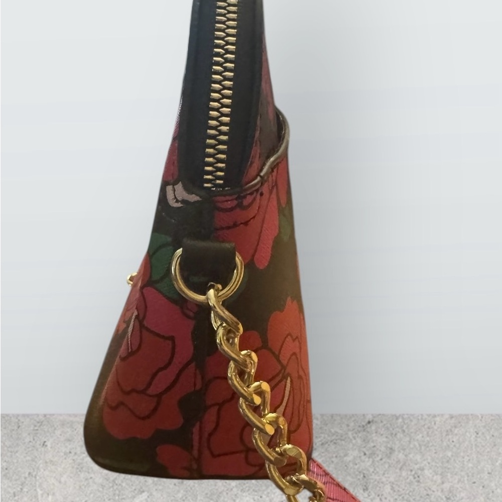 Betsy‎ Johnson black/floral bag, crossbody, zip top, tassel zipper. - Picture 2 of 5